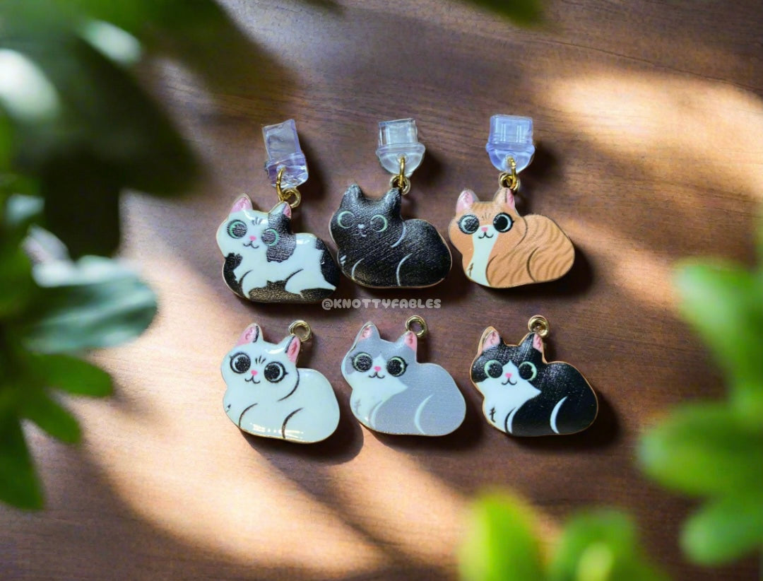 Loaf Cat - Dust Plug Charm